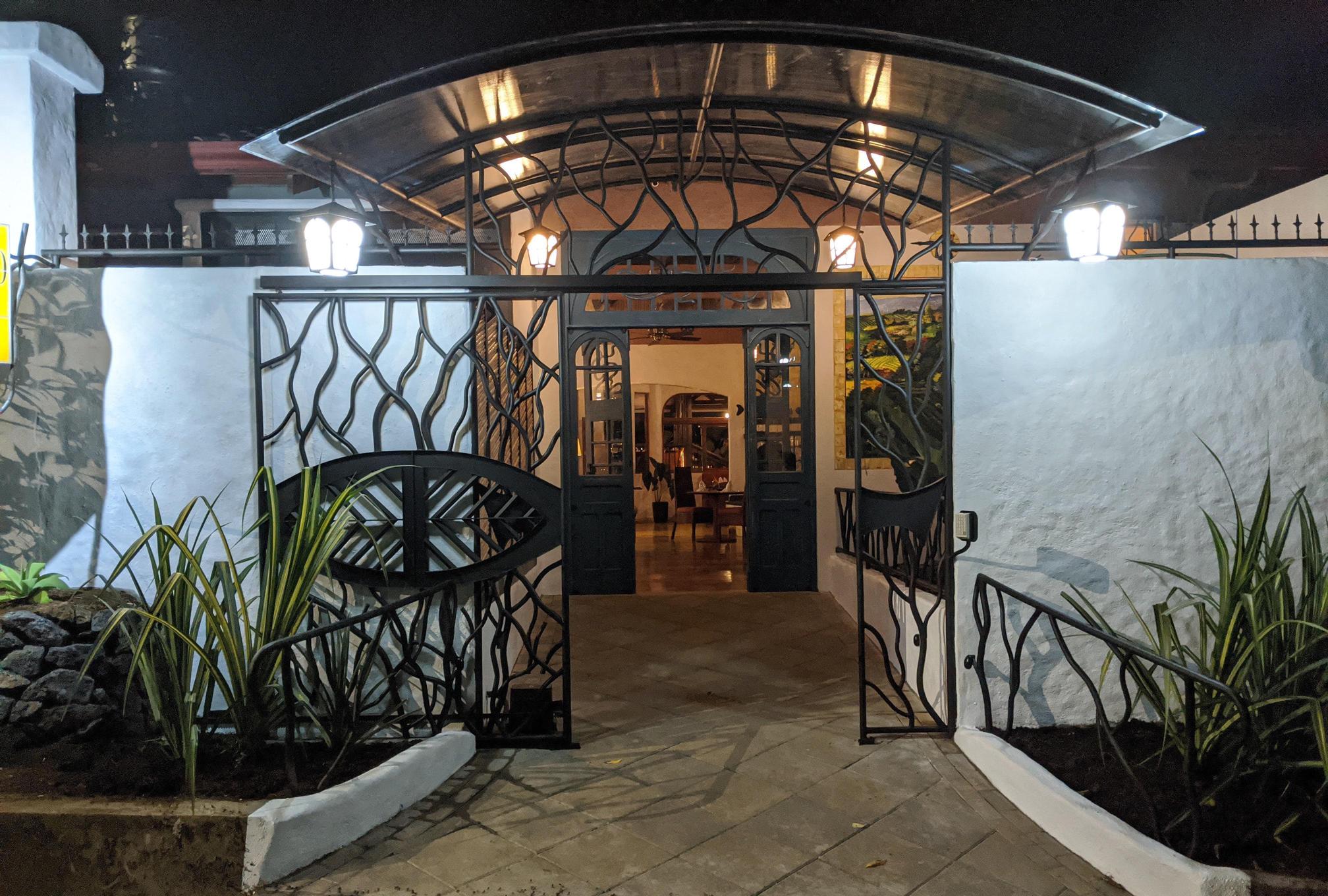El Tigre Vestido Restaurant entrance