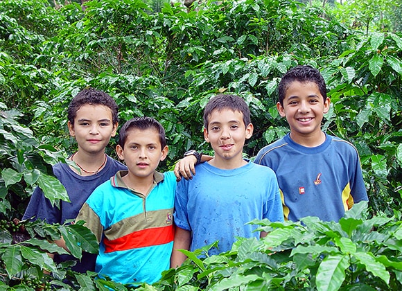 kids at Finca Rosa Blanca coffee farm
